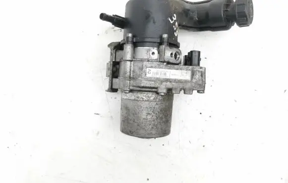 Peugeot 508 Power steering pump 9675277380