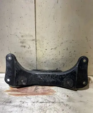 Gearbox mounting bracket
