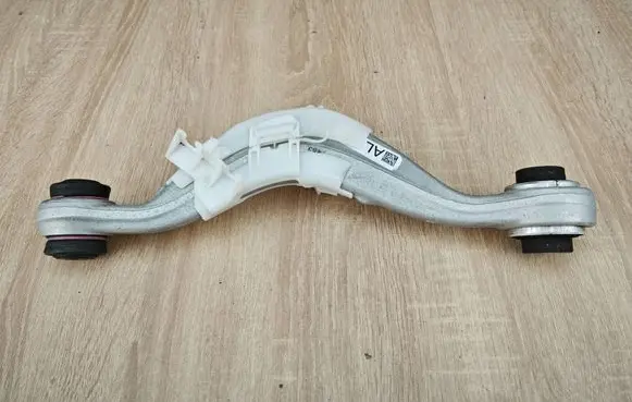 BMW 8 G16 Rear upper control arm/wishbone 6883339