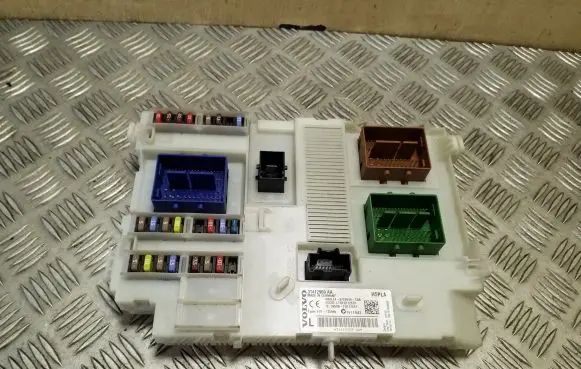 Volvo XC70 Fuse module 31412969 98HL143720040CAB