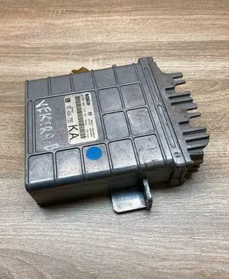 Opel Vectra B Engine control unit/module ECU 90464735 0281001335