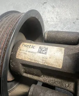 BMW X5 E70 Power steering pump 679646001