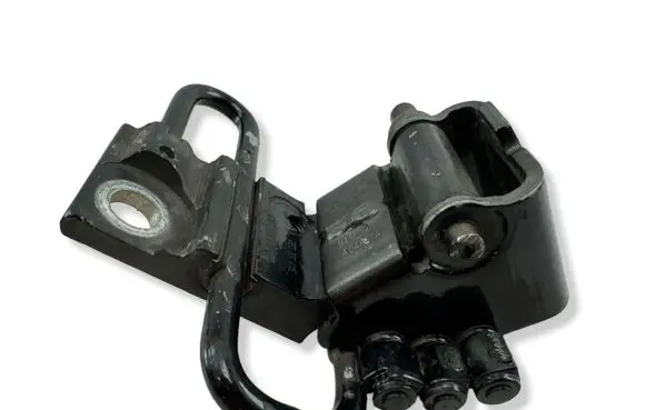 Audi RS4 B7 Front door lower hinge 8E0831411E
