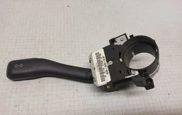 Volkswagen Golf IV Indicator stalk 8L0953513G