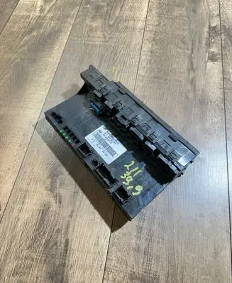 Mercedes-Benz E W211 Fuse module 2115459301 5DK00804729