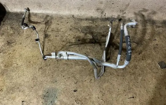 Mercedes-Benz GL X166 Air conditioning (A/C) pipe/hose A1668300300