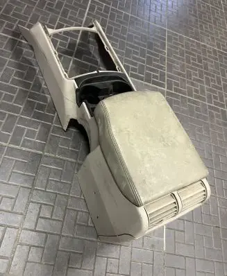 Jeep Grand Cherokee (WK) Armrest 1BN471J1AC 5KB96BD1AB 10281194