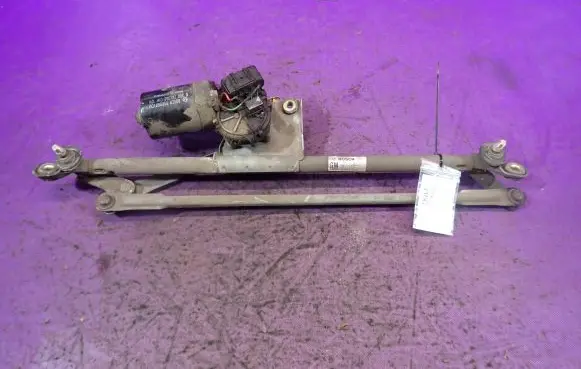 Opel Vectra B Front wiper linkage and motor 90504143