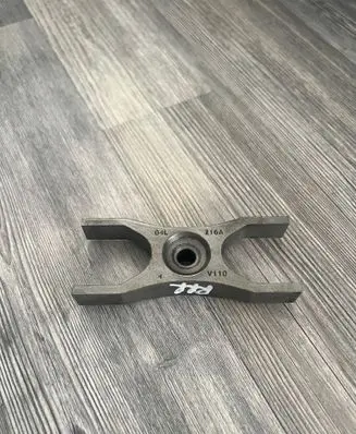 Skoda Octavia Mk3 (5E) Fuel Injector clamp holder 04L216A
