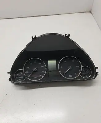 Mercedes-Benz C W203 Speedometer (instrument cluster) A2035407647