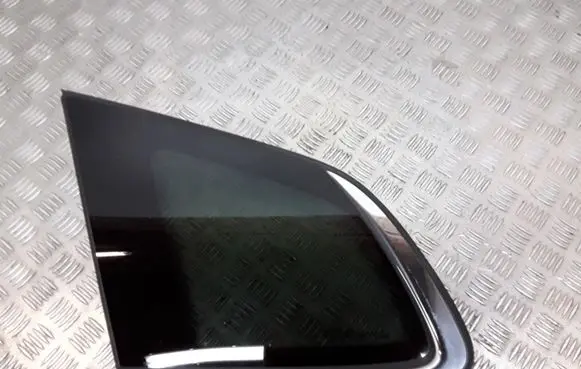 KIA Carens III Rear vent window glass 43R000389
