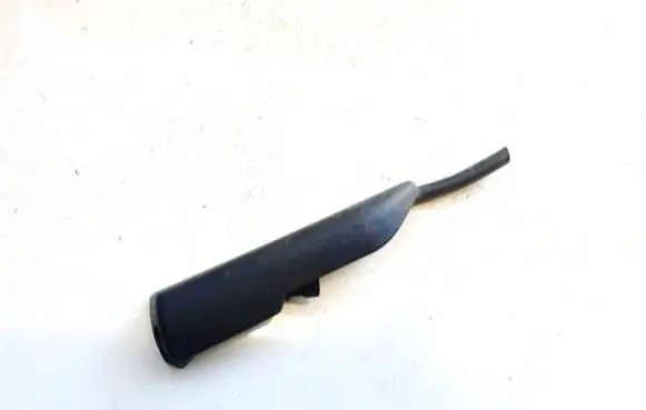 Tesla Model Y Windshield washer spray nozzle 02s
