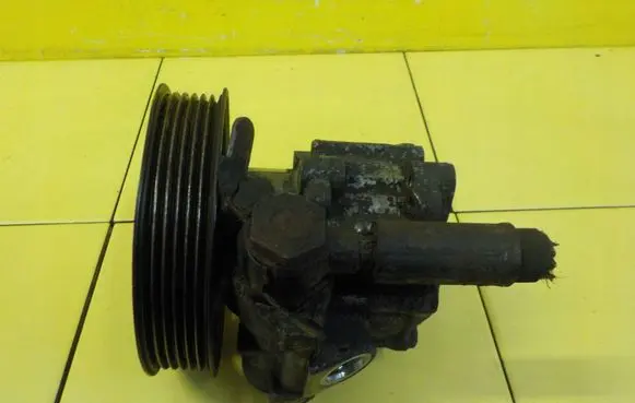 Audi TT Mk1 Power steering pump 8N0145154A