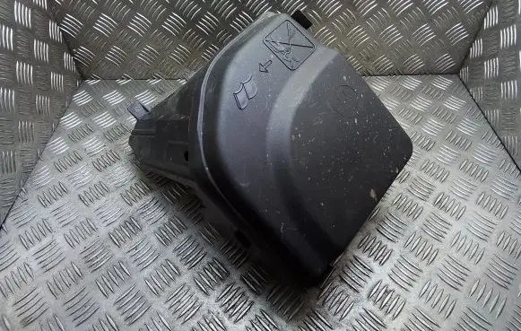 Peugeot 308 Fuse box cover 9653315180 9653310880