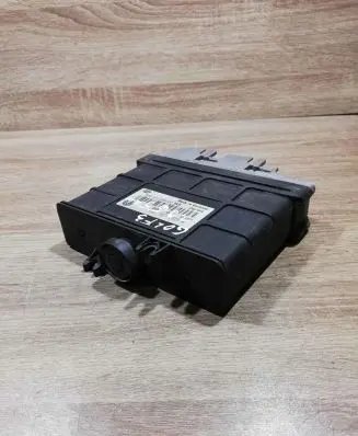 Volkswagen Golf III Engine control unit/module ECU 1h0927303a 5ds00725601