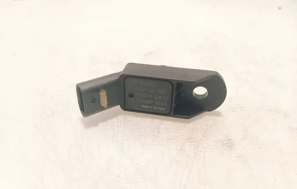 BMW 1 F20 F21 Air pressure sensor 0261230253 7599907 1302152B17