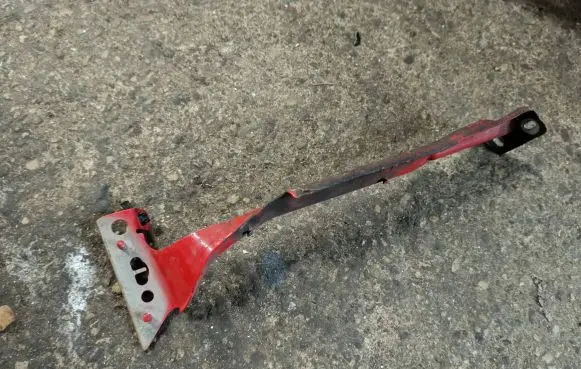 Audi A4 S4 B8 8K Fender mounting bracket
