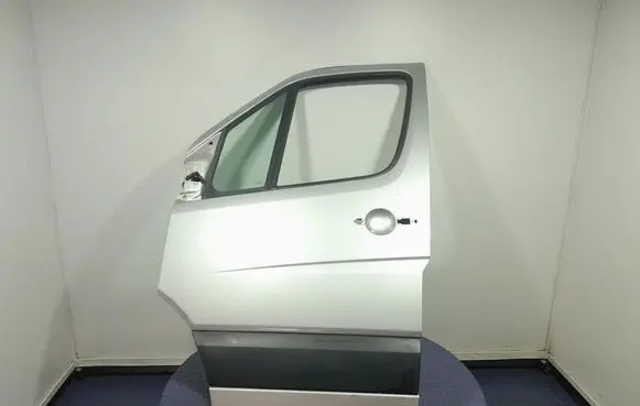 Mercedes-Benz Sprinter W906 Front door 