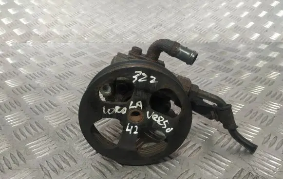 Toyota Corolla Verso E121 Power steering pump 32100