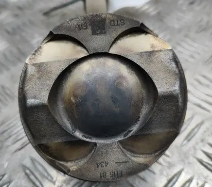 Piston