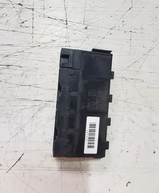 Toyota Yaris Fuse module 8264147020 72818502