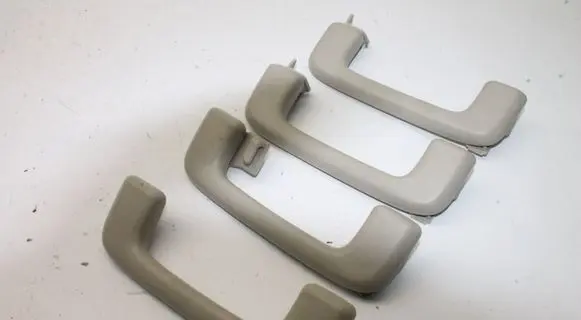 Mitsubishi Outlander A set of handles for the ceiling 