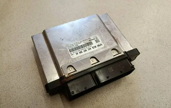 Volkswagen Golf VII Engine control unit/module 04C907309AE 0261S10530