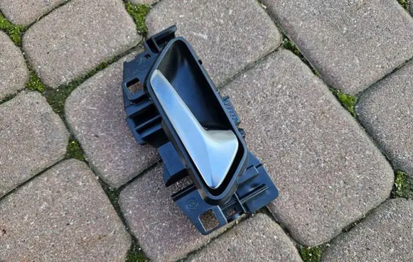 Opel Crossland X Front door interior handle 13484998