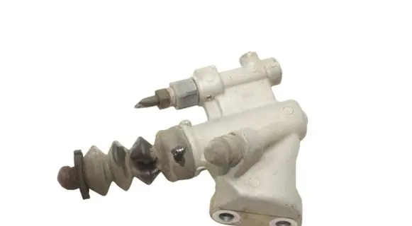 Honda CR-V Clutch slave cylinder 