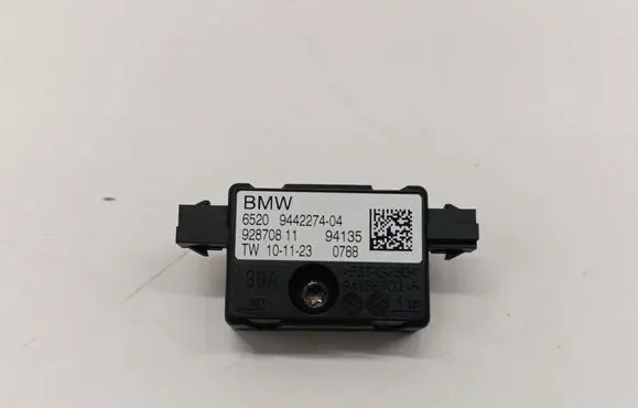 BMW X1 U11 Aerial antenna amplifier 9442274