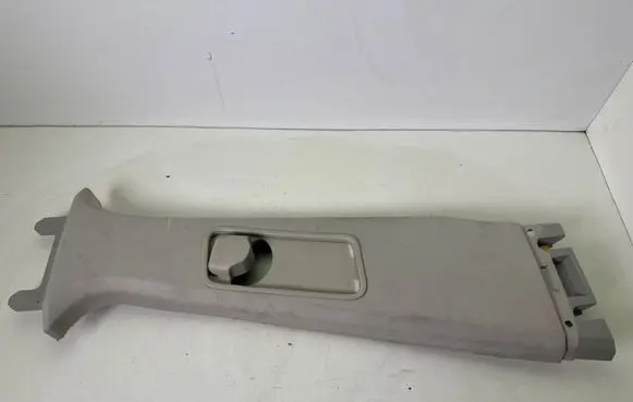 Land Rover Discovery 4 - LR4 (B) pillar trim (top) 631240011