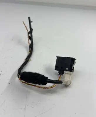 BMW X4 F26 USB socket connector 9266607