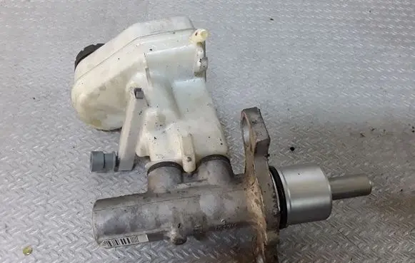 Opel Vectra C Master brake cylinder 320670692