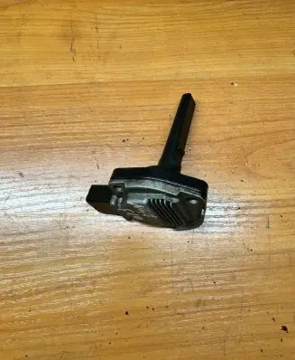 BMW 5 F10 F11 Oil level sensor 