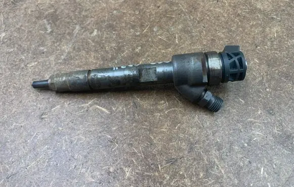 BMW 5 F10 F11 Fuel injector 13537810702 7810702