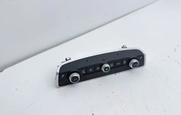 Audi Q2 - Climate control unit 8V0820043AB 901562110008