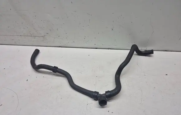 Opel Astra J Engine coolant pipe/hose 565563897