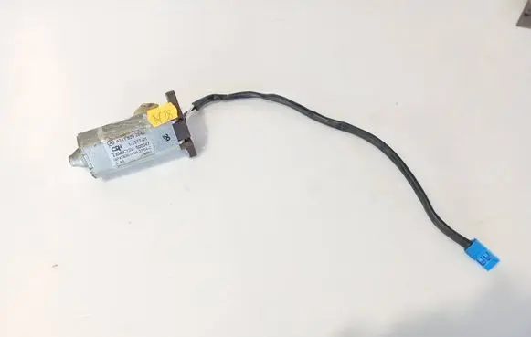Mercedes-Benz E W211 Seat adjustment motor A2118202642 500047 1157701
