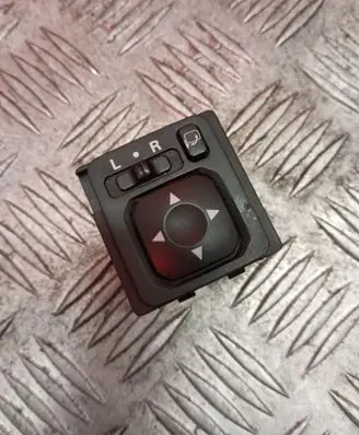 Mitsubishi Grandis Wing mirror switch 183569