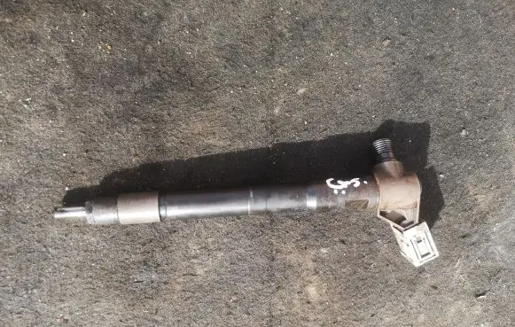 Mazda CX-5 Fuel injector SH0113H50