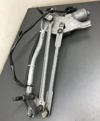 Peugeot 207 Front wiper linkage and motor