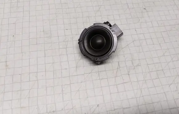 KIA Ceed Front door high frequency speaker