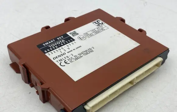 Toyota Prius+ (ZVW40) Keyless (KESSY) go control unit/module 8999047111 2325006721