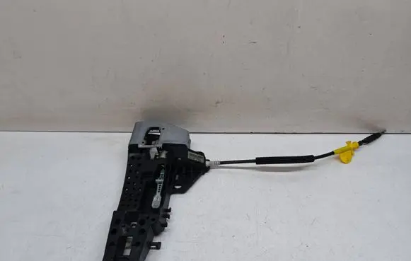 Audi A5 8T 8F Front door coupe exterior handle/bracket 8T01837885