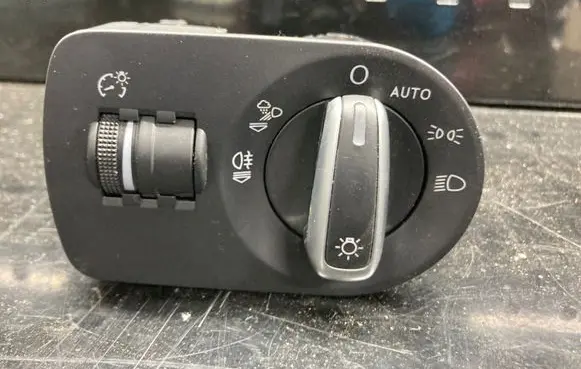 Audi Q3 8U Light switch 8X2941531AN 8P0919093