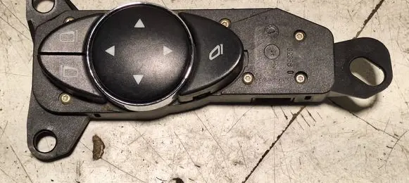 Mercedes-Benz E W211 Wing mirror switch 2118208510 03211011