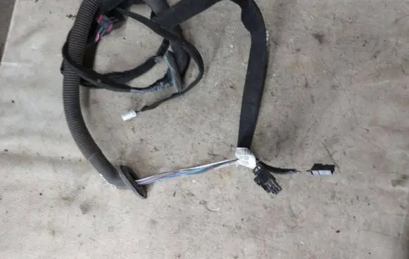 Opel Vivaro Loading door wiring loom 93853142