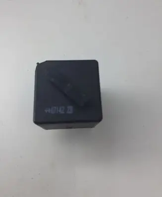 BMW 1 E81 E87 Other relay 61366901469 V23136J6X48