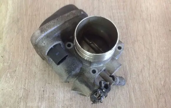 Audi A3 S3 8P Throttle valve 06A133062AB