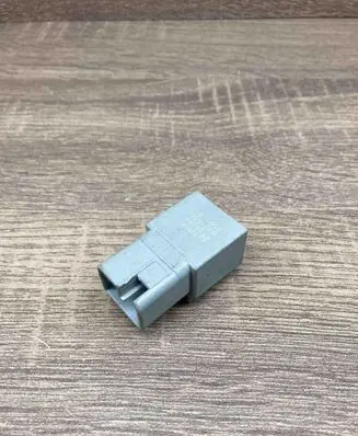 Lexus IS 220D-250-350 Other relay 9098004086